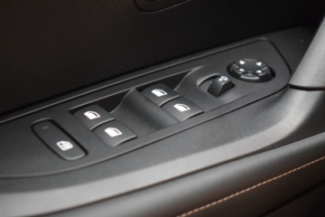 PEUGEOT 20008 ALLURE PURETECH 100 S&S 6 Vel. MAN - Ítem14