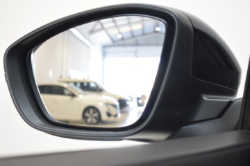 PEUGEOT 20008 ALLURE PURETECH 100 S&S 6 Vel. MAN - Ítem15