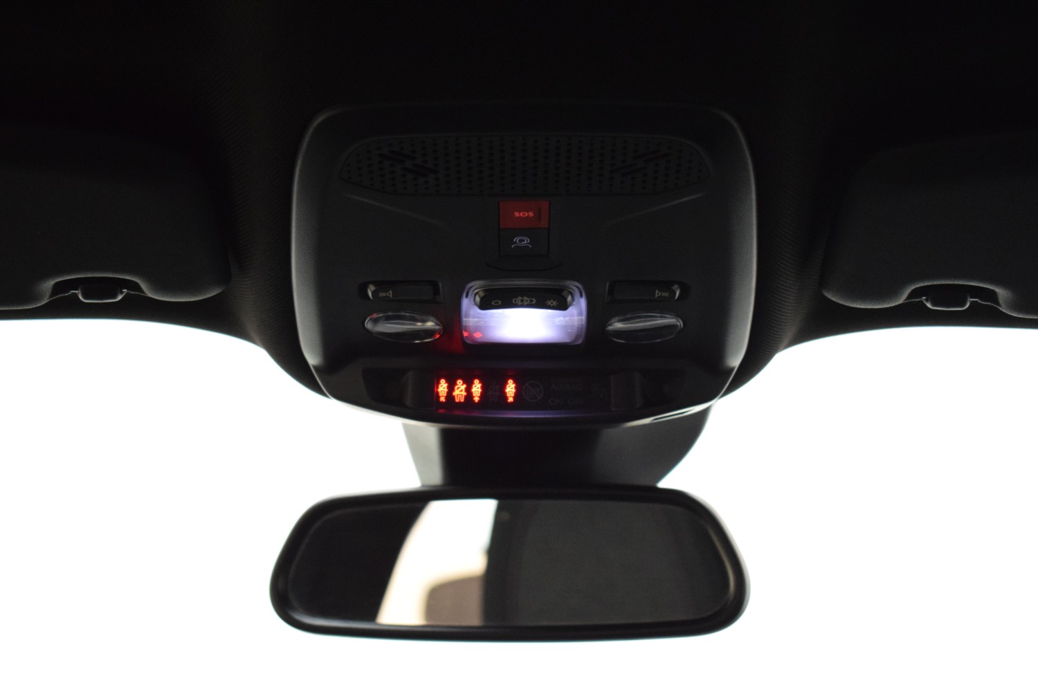 PEUGEOT 20008 ALLURE PURETECH 100 S&S 6 Vel. MAN - Ítem16