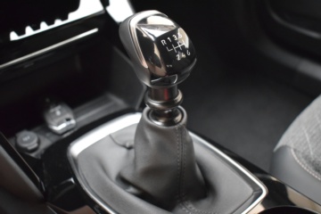 PEUGEOT 20008 ALLURE PURETECH 100 S&S 6 Vel. MAN - Ítem17