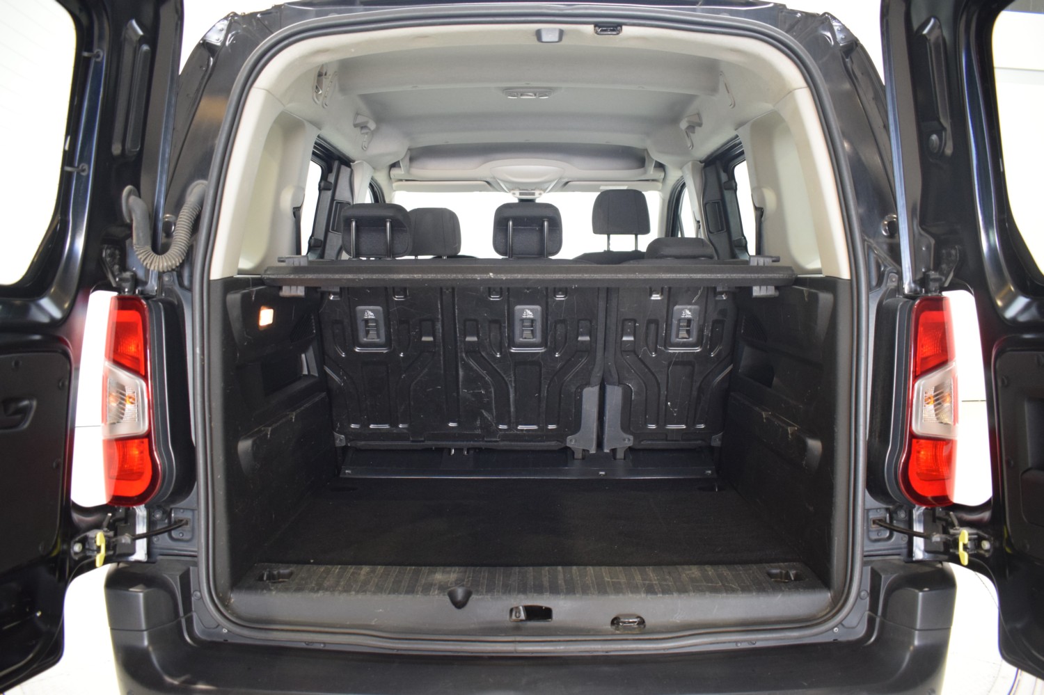 PEUGEOT RIFTER ACTIVE Standard BlueHDi 73kW - Ítem8
