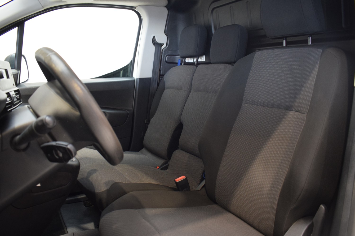PEUGEOT PARTNER FURGON STANDARD 600kg BlueHDi 73kW (100CV) S&S - Ítem10