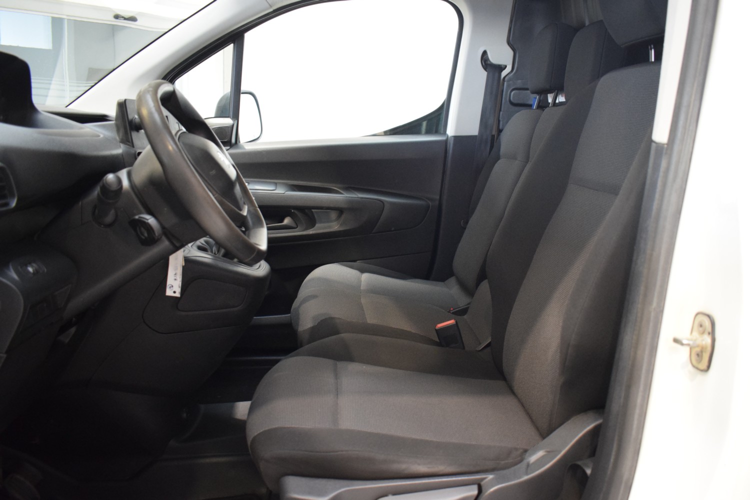 PEUGEOT PARTNER FURGON STANDARD 600kg BlueHDi 73kW (100CV) S&S - Ítem11