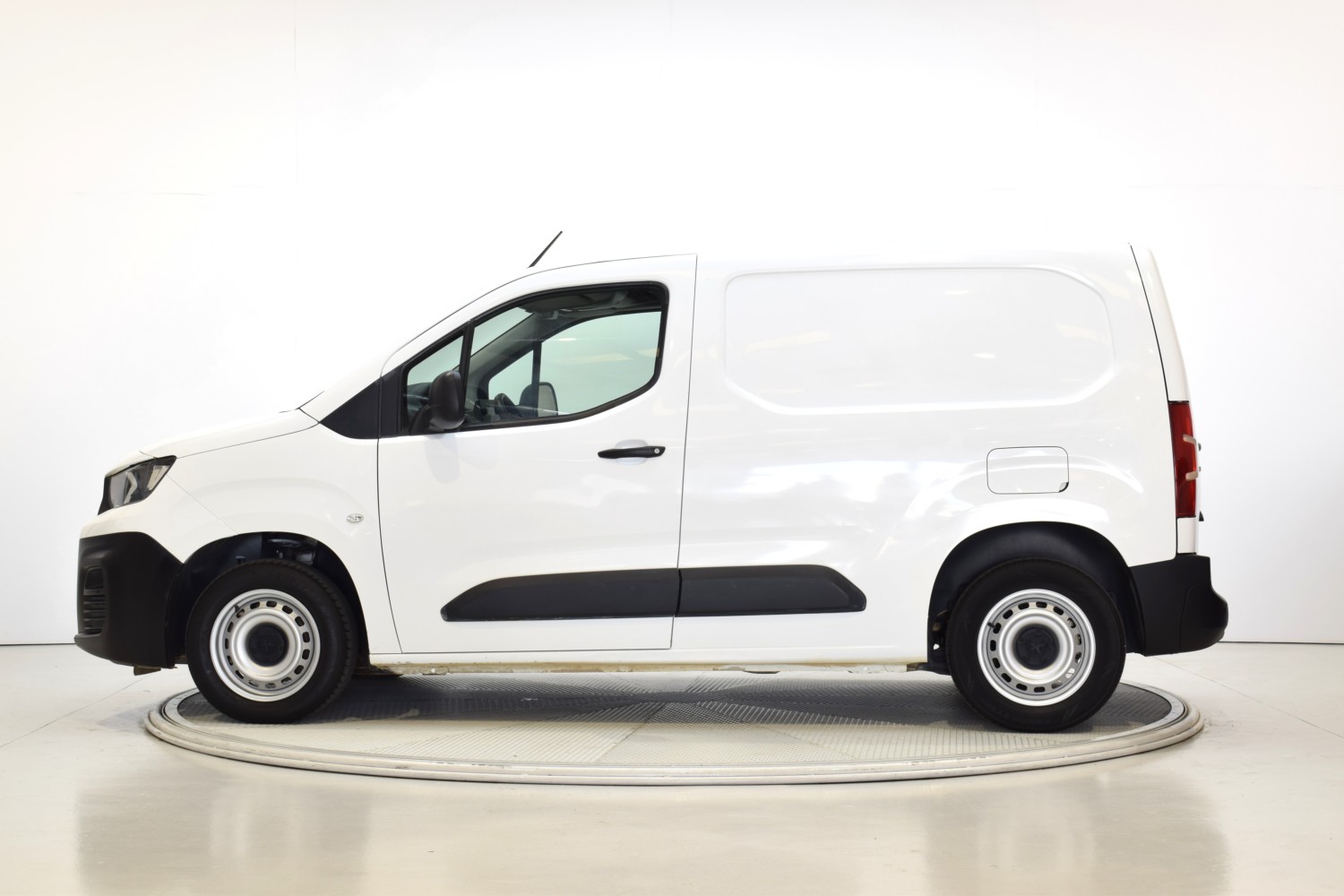 PEUGEOT PARTNER FURGON STANDARD 600kg BlueHDi 73kW (100CV) S&S - Ítem1