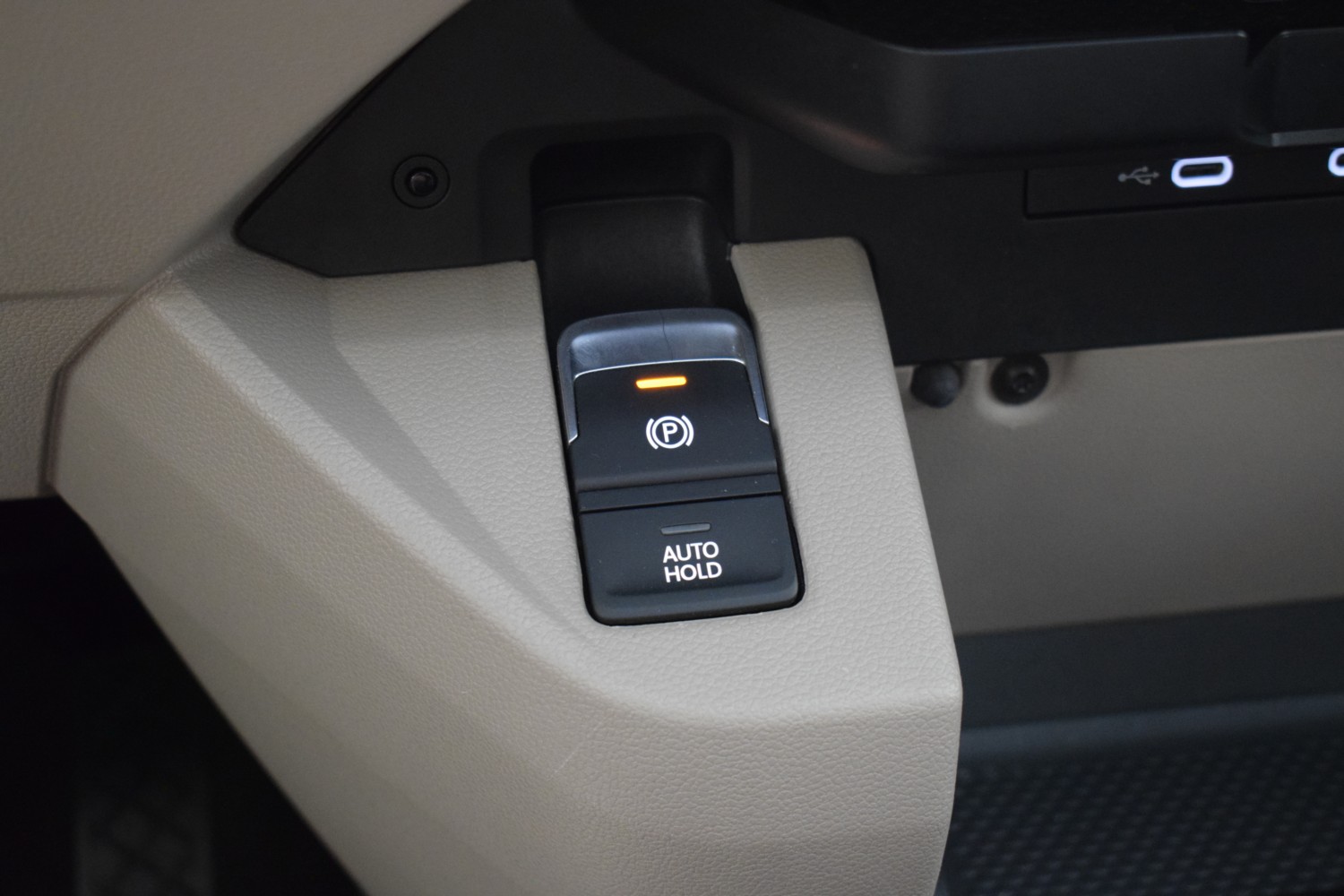 VOLSKWAGEN MUTILVAN 1.5 TSI 100kW (136CV) DSG B.Larga - Ítem17
