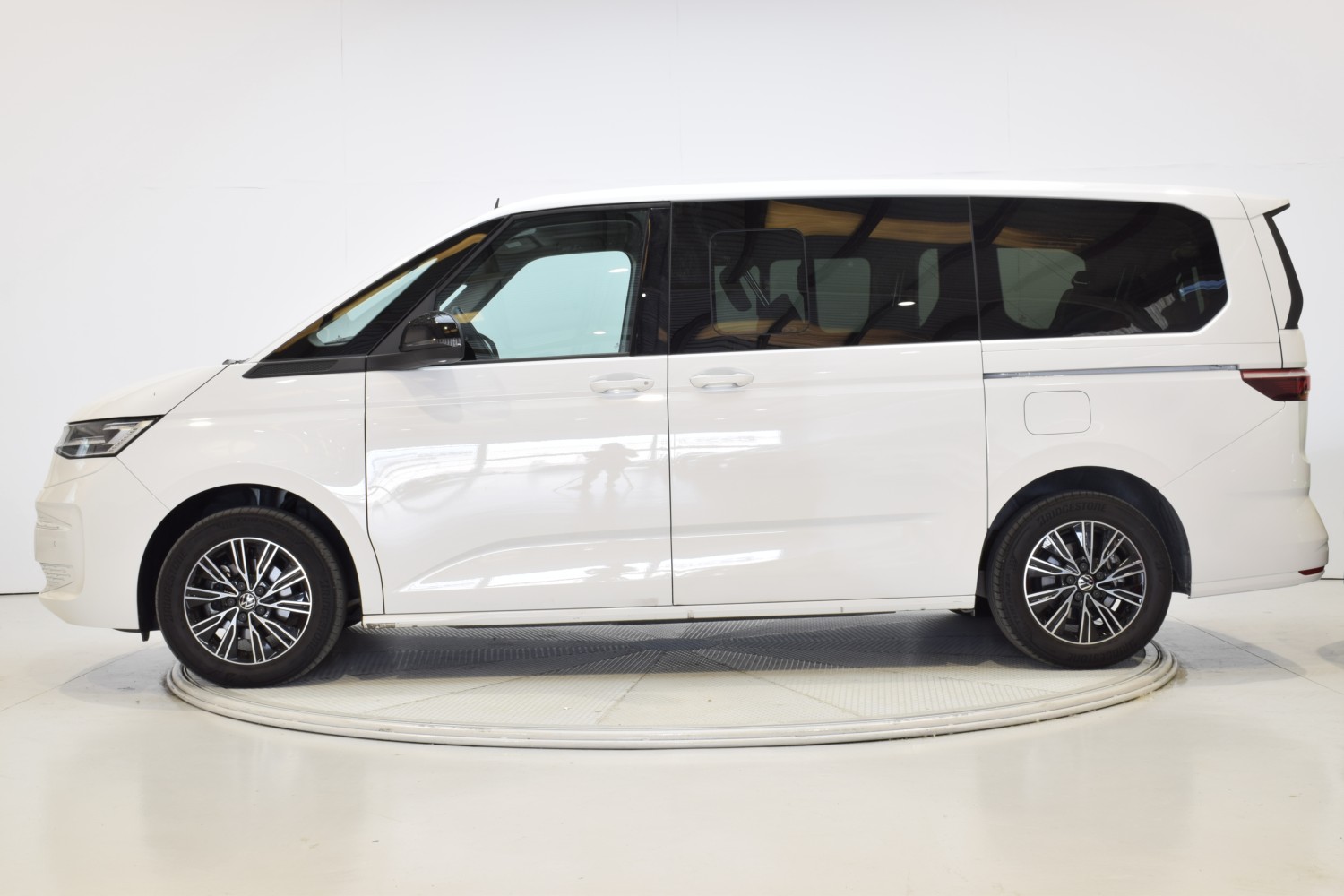 VOLSKWAGEN MUTILVAN 1.5 TSI 100kW (136CV) DSG B.Larga - Ítem1