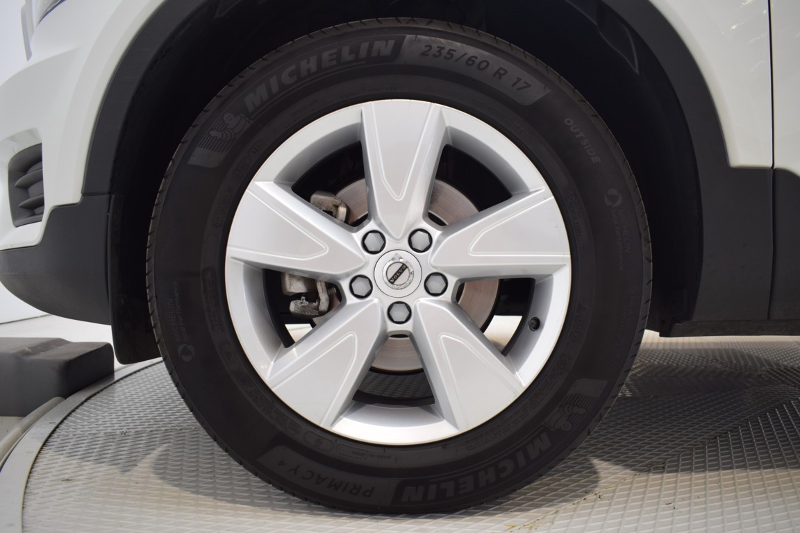 VOLVO XC40 1.5 T3 - Ítem9