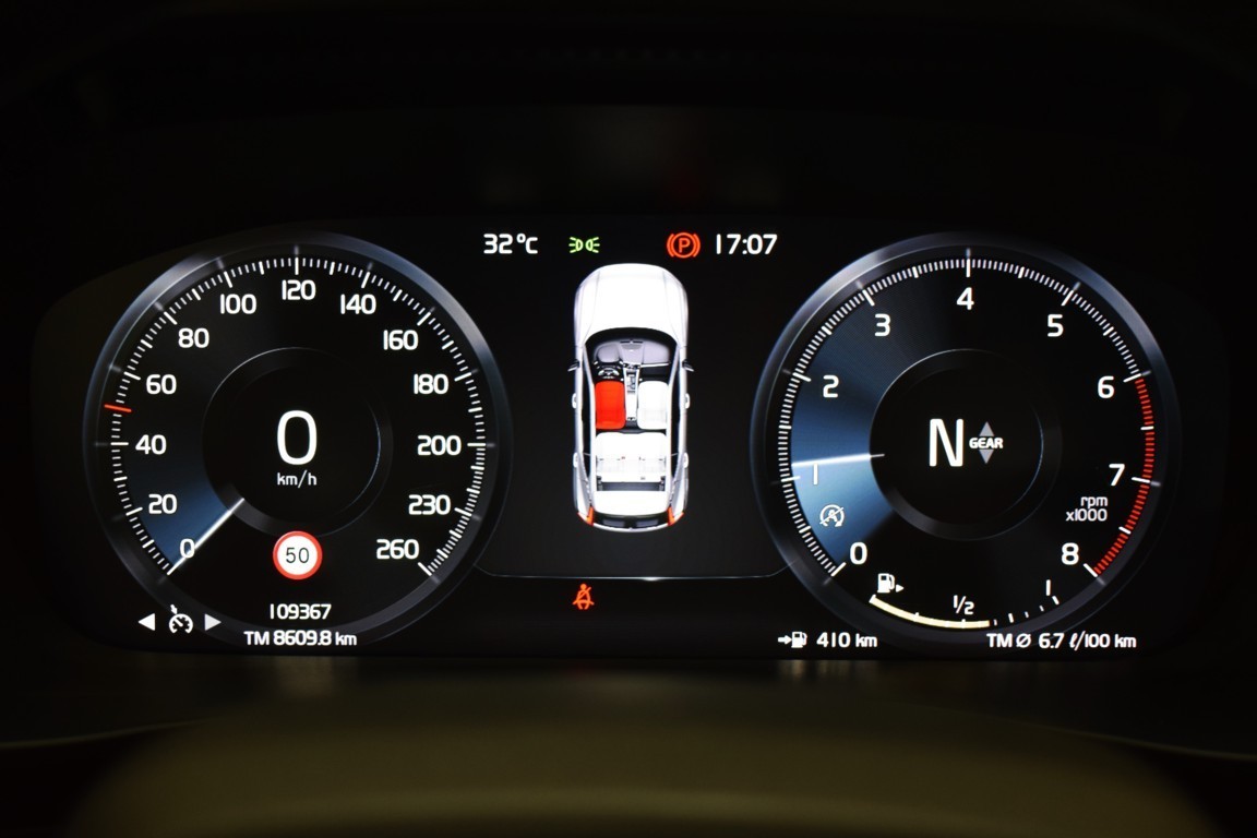 VOLVO XC40 1.5 T3 - Ítem10