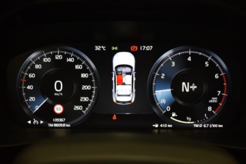 VOLVO XC40 1.5 T3 - Ítem10