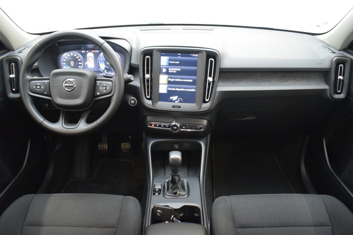 VOLVO XC40 1.5 T3 - Ítem13