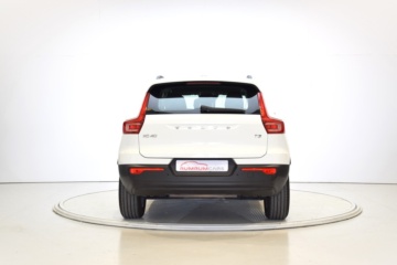 VOLVO XC40 1.5 T3 - Ítem3