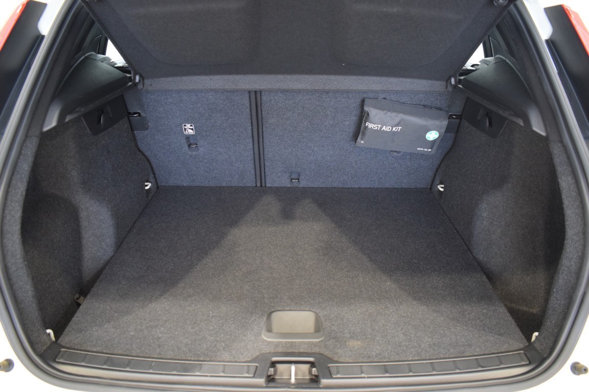 VOLVO XC40 1.5 T3 - Ítem8