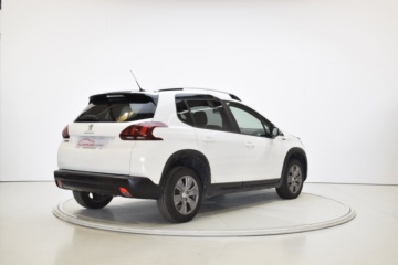 PEUGEOT 2008 SIGNATURE 1.5 BlueHDI 100 CV 6 VEL - Ítem8