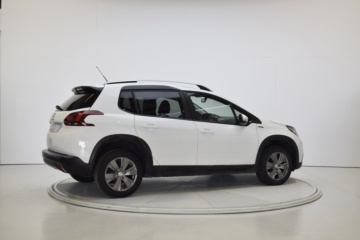 PEUGEOT 2008 SIGNATURE 1.5 BlueHDI 100 CV 6 VEL - Ítem9