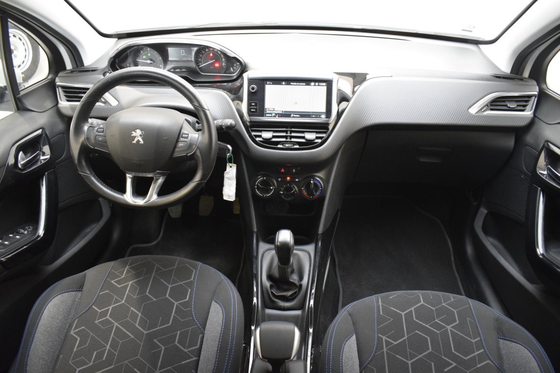 PEUGEOT 2008 SIGNATURE 1.5 BlueHDI 100 CV 6 VEL - Ítem16