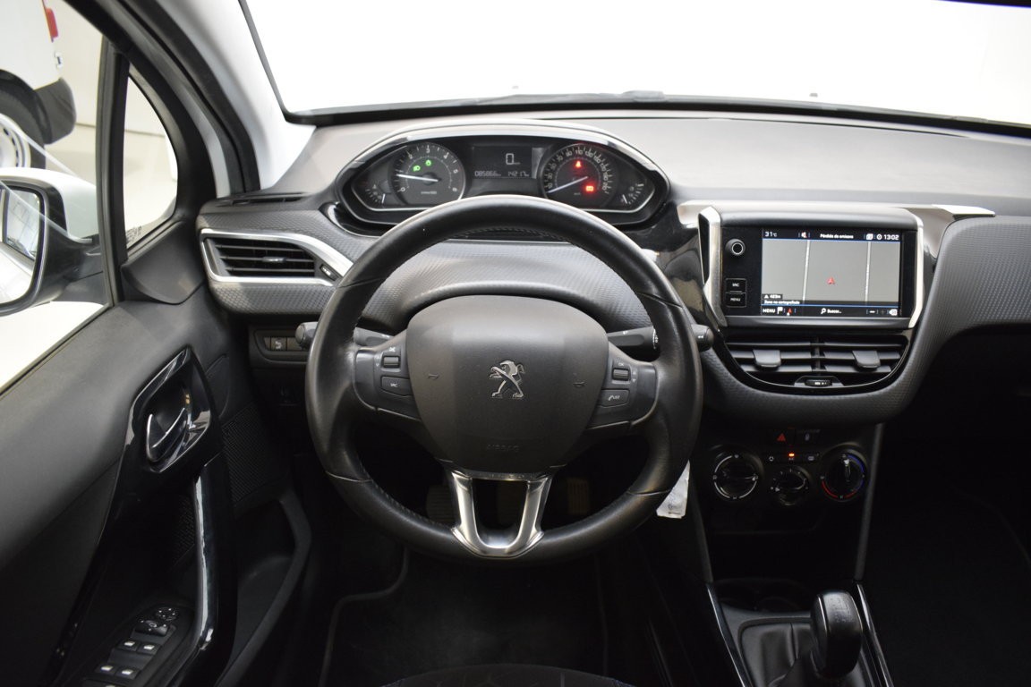 PEUGEOT 2008 SIGNATURE 1.5 BlueHDI 100 CV 6 VEL - Ítem17