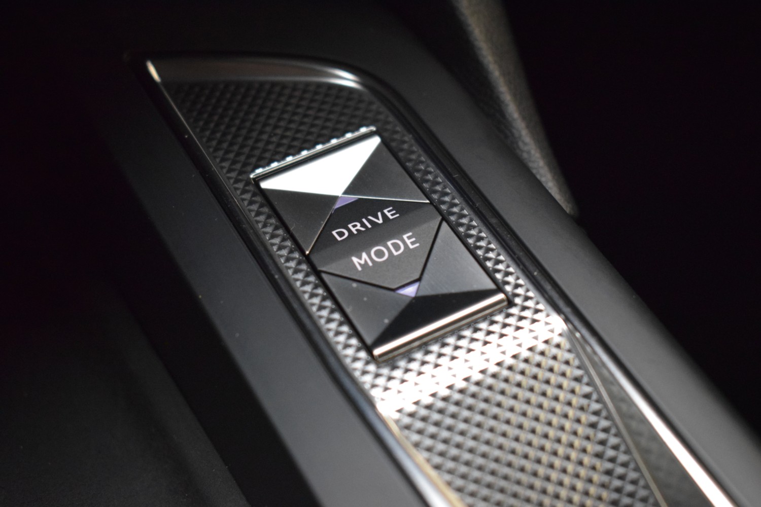 DS 3 Crossback Grand Chic BlueHDi 96 kW Auto GRAND CHIC - Ítem17