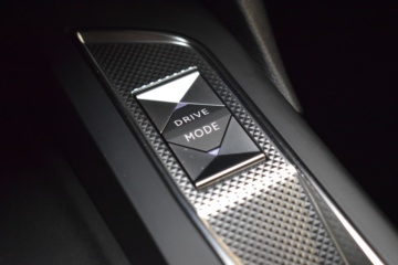 DS 3 Crossback Grand Chic BlueHDi 96 kW Auto GRAND CHIC - Ítem17