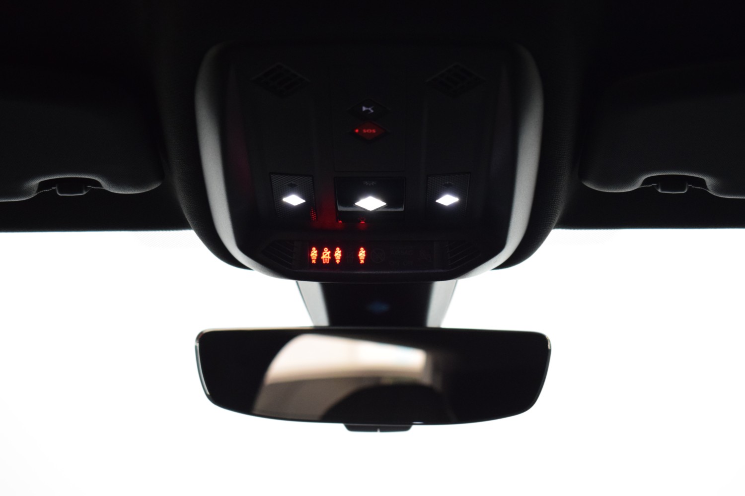 DS 3 Crossback Grand Chic BlueHDi 96 kW Auto GRAND CHIC - Ítem19