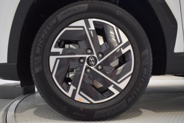 HYUNDAI TUCSON KLASS 1.6T 118kW (160CV) 48V - Ítem9