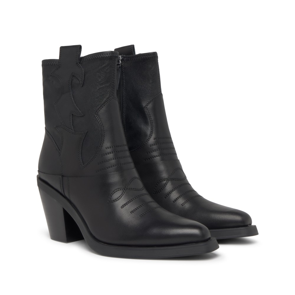 JAGGER Soft Mustang Black/Black - Ítem1