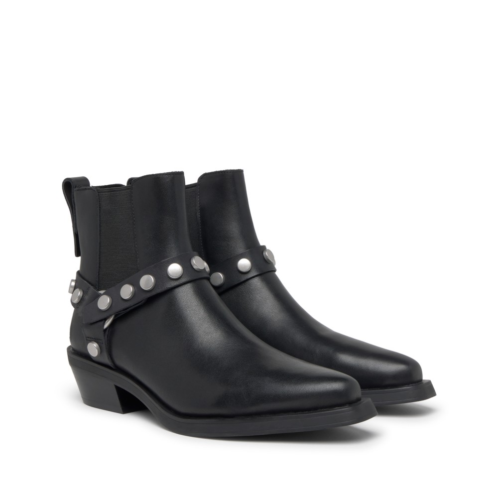 LOGAN Soft Mustang Black - Ítem1
