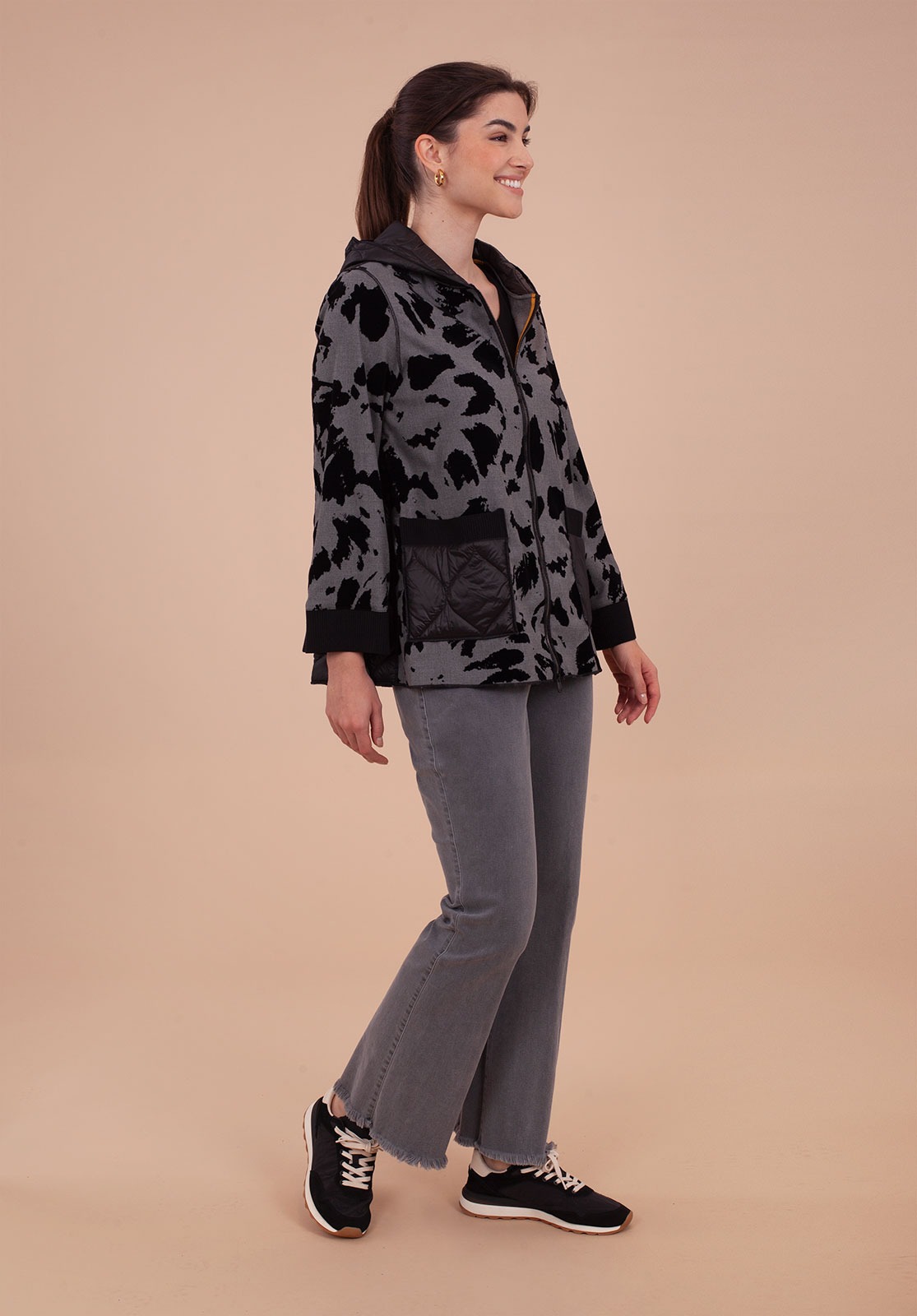 Chaqueta con capucha estampada y bolsillos acolchados 3