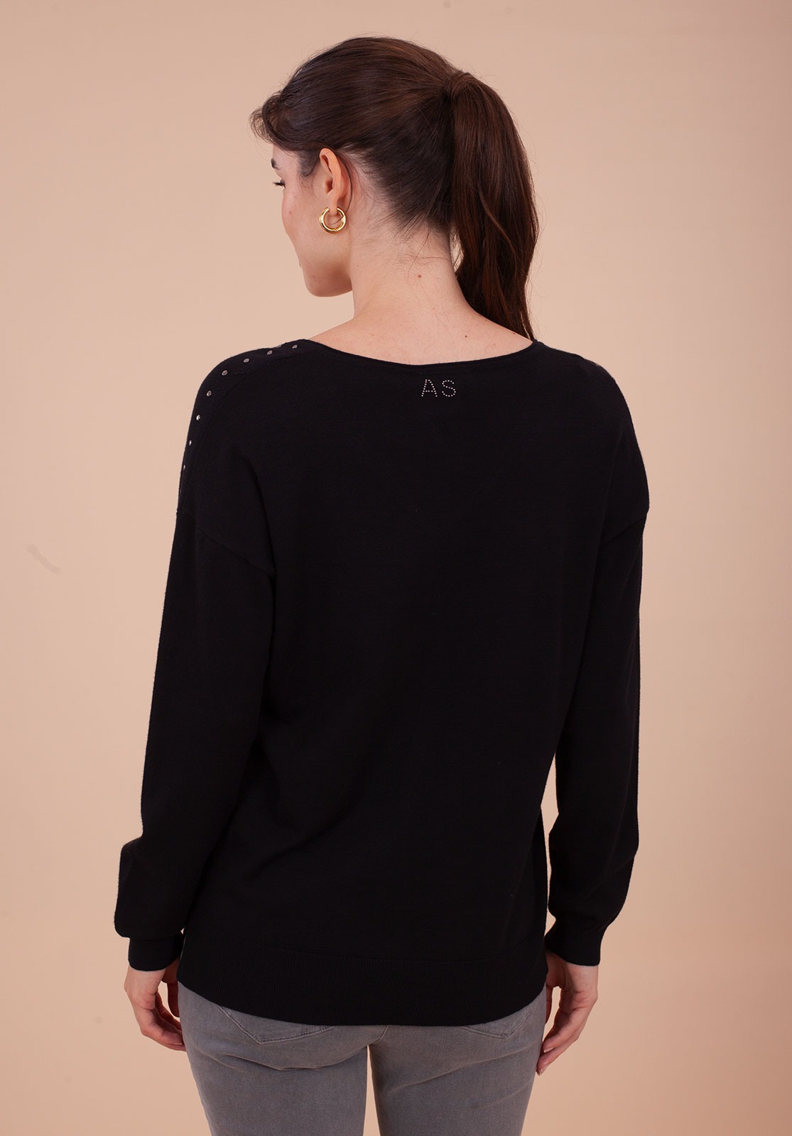 Jersey Negro con tachuelas 1