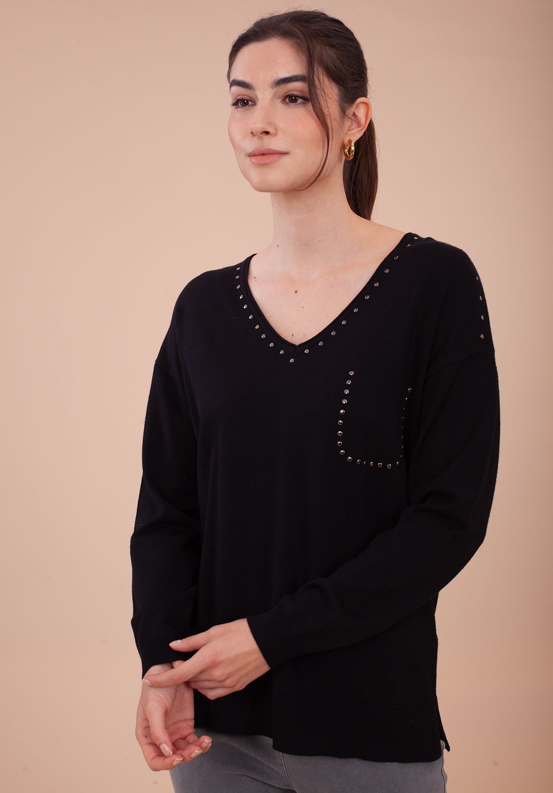 Jersey Negro con tachuelas 3