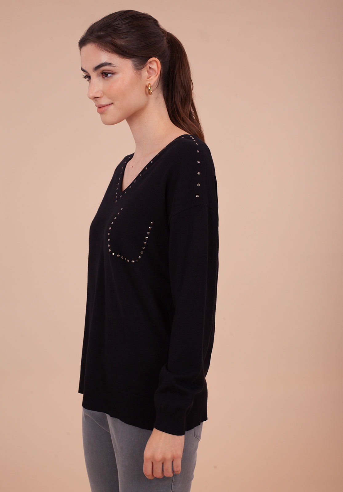 Jersey Negro con tachuelas 2