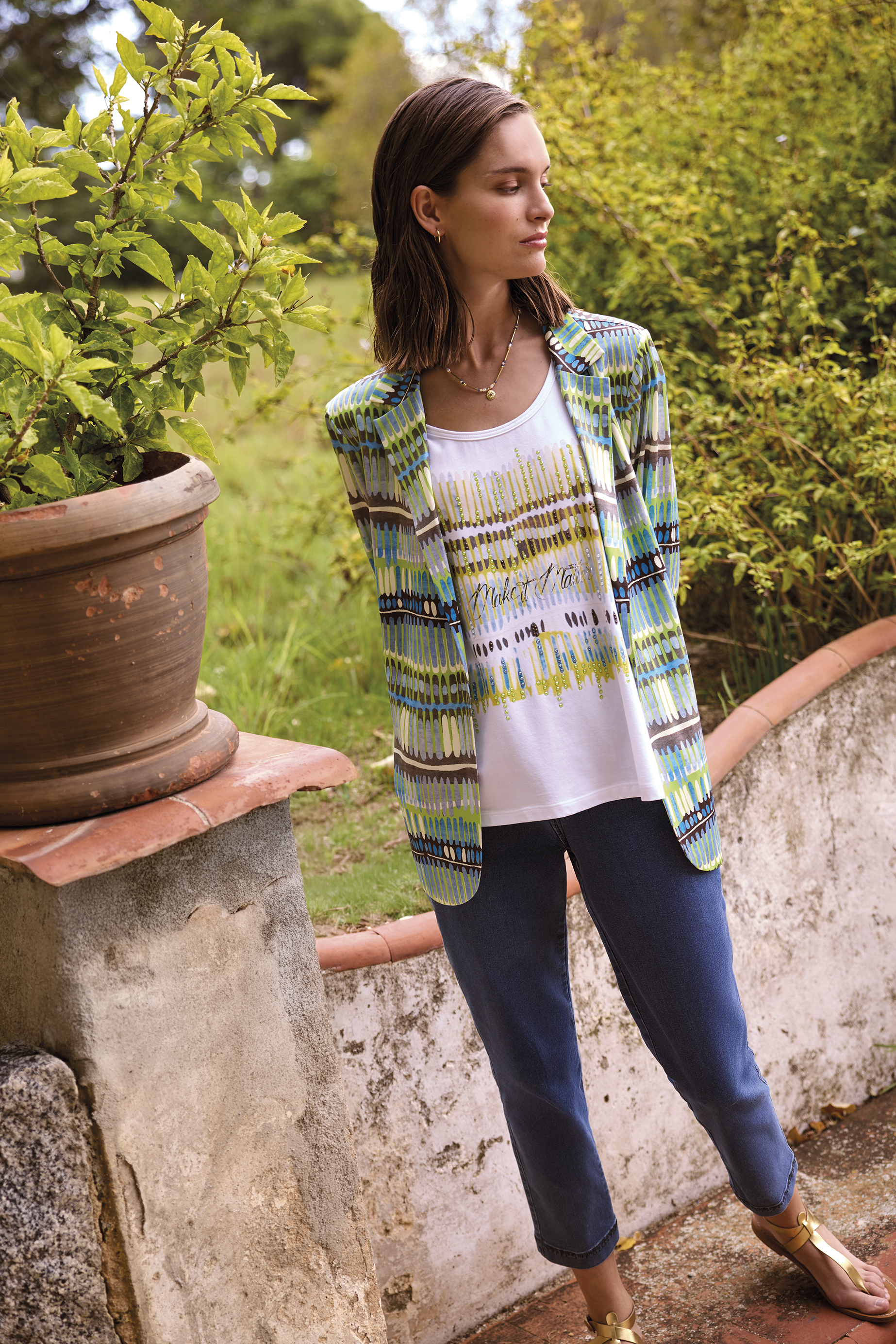 Chaqueta Punto Entallada Trazos Azules 1