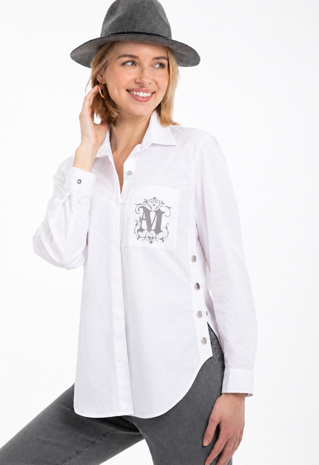 Camisa blanca de algodón con logo