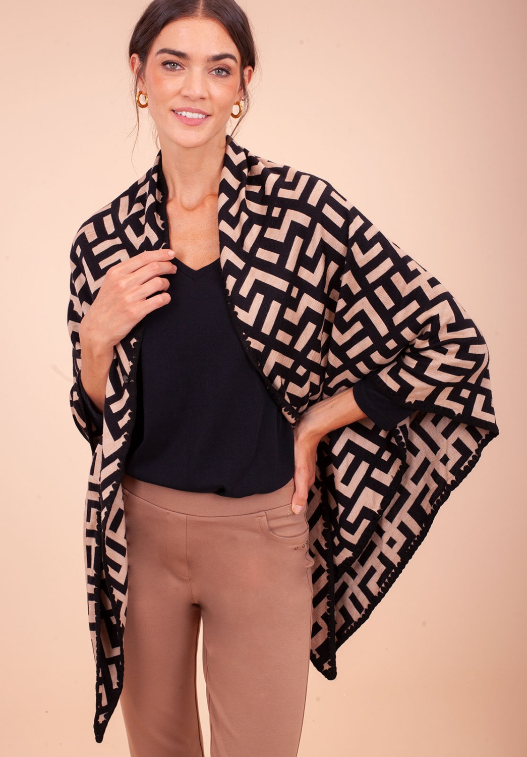 BUFANDA con un estampado geométrico 2