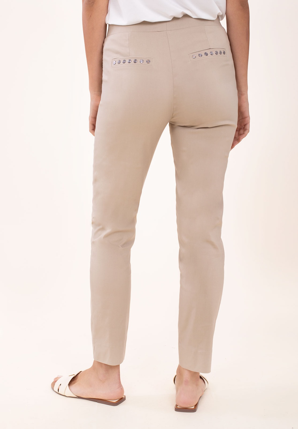 Pantalón Pitillo Beige 3