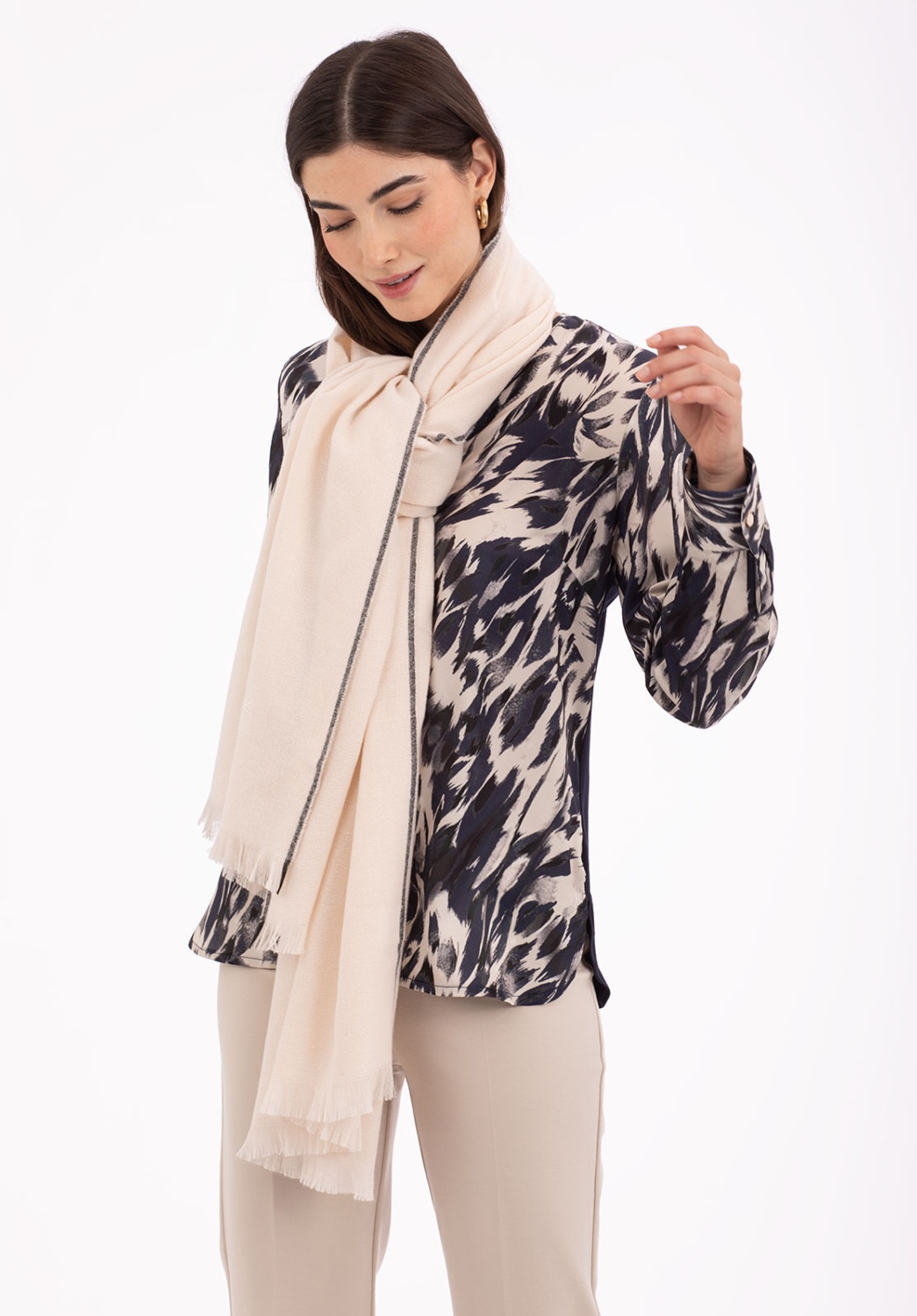 Beige Scarf With Black Edge