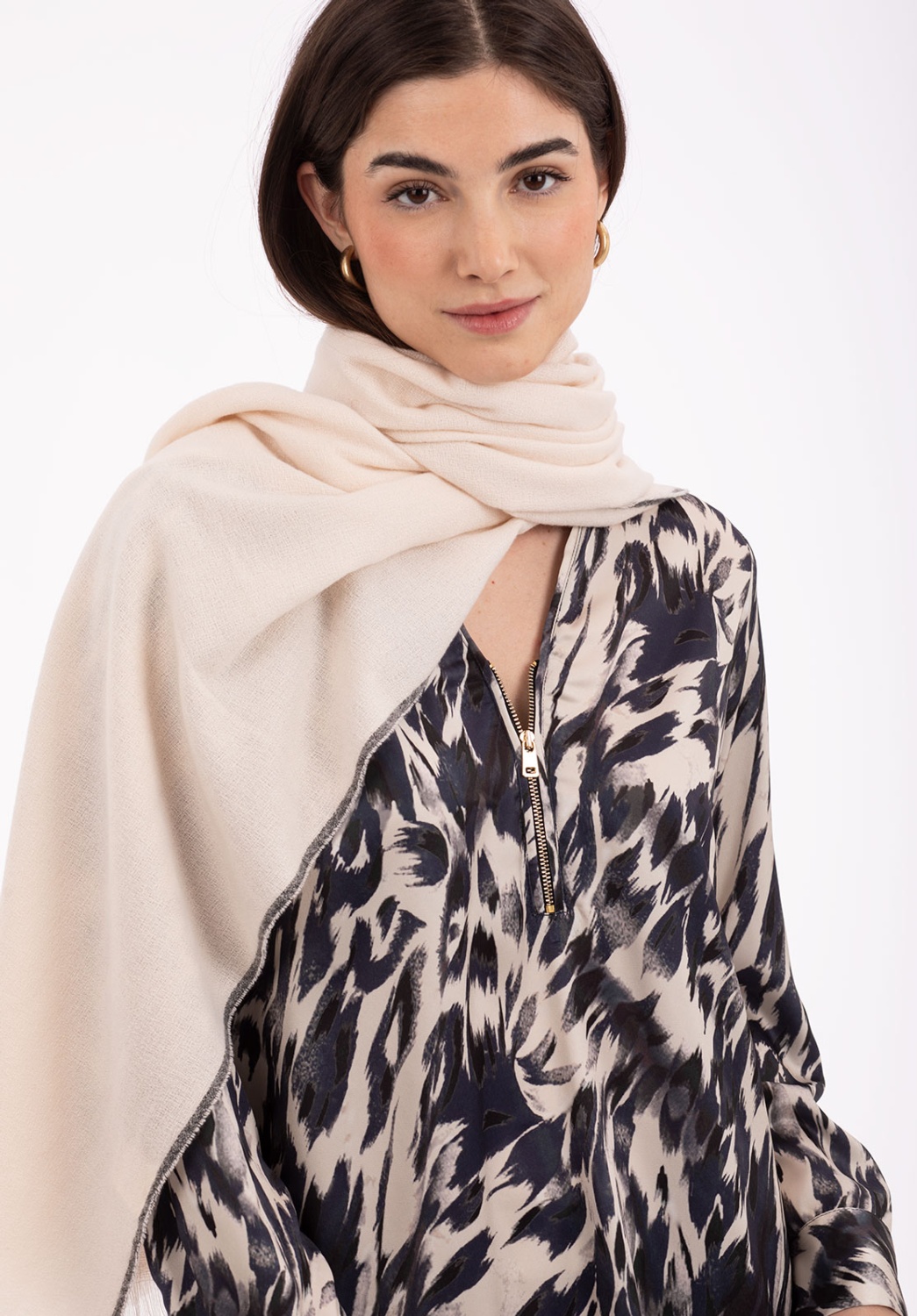 Beige Scarf With Black Edge