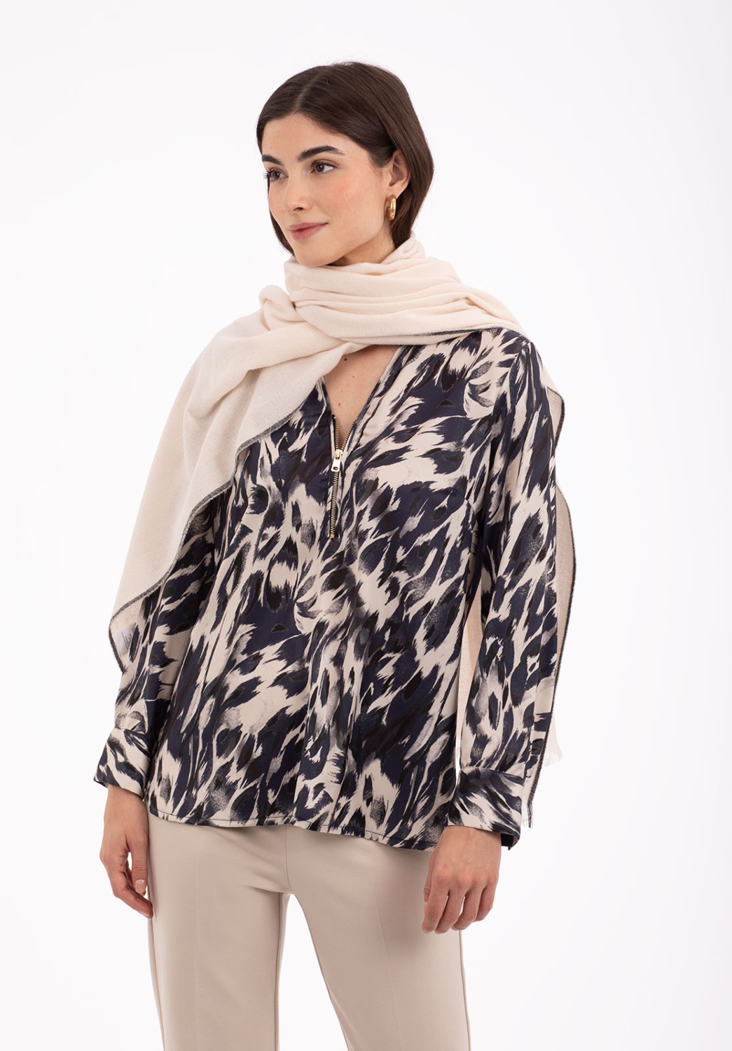 Beige Scarf With Black Edge