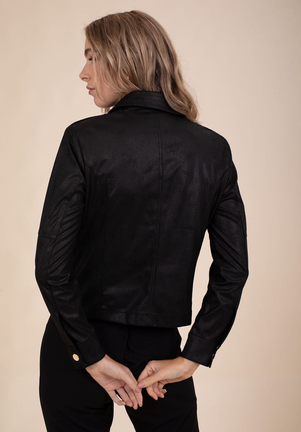 Chaqueta Negra Corazones 3