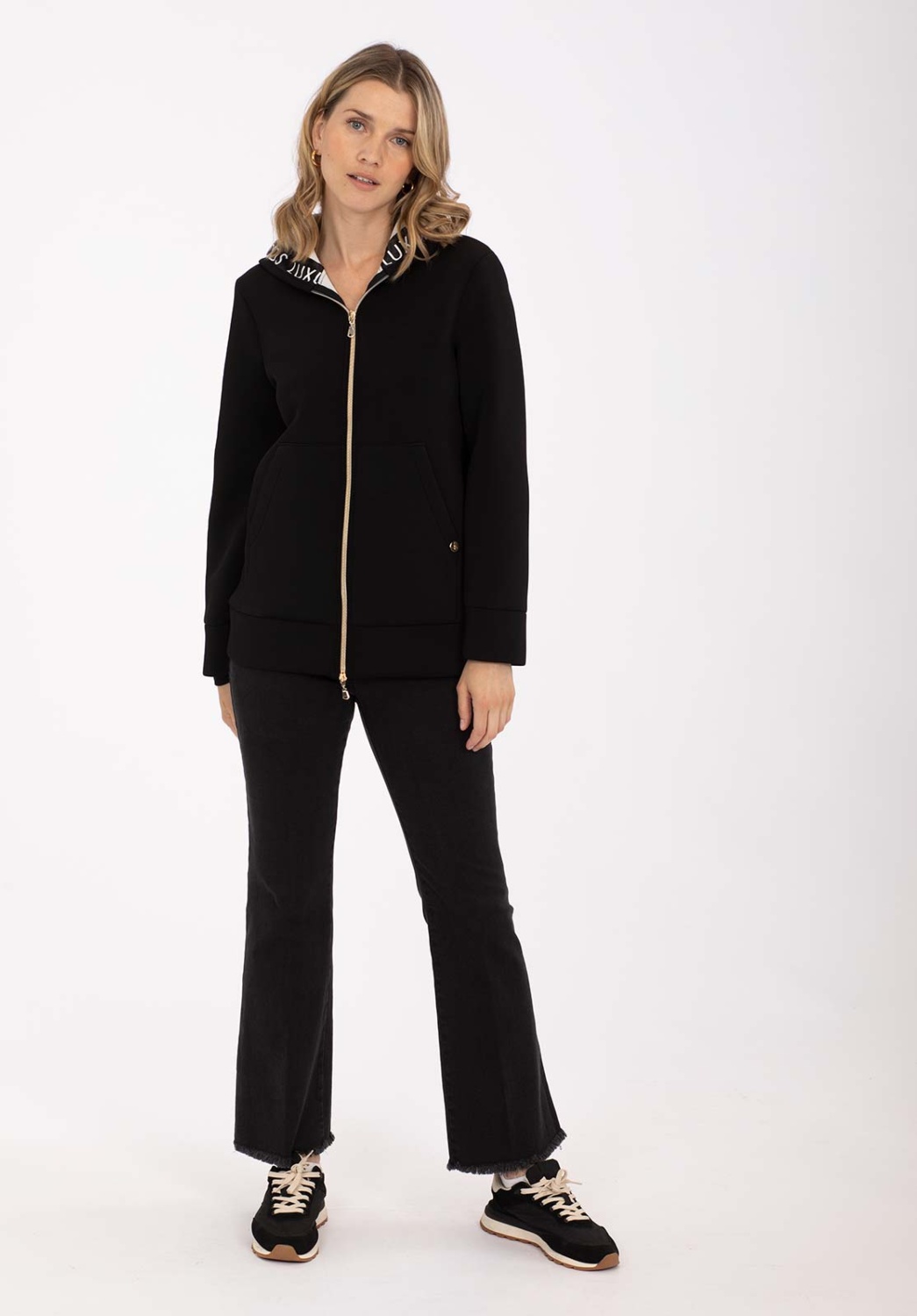 Chaqueta Negra Técnica 5