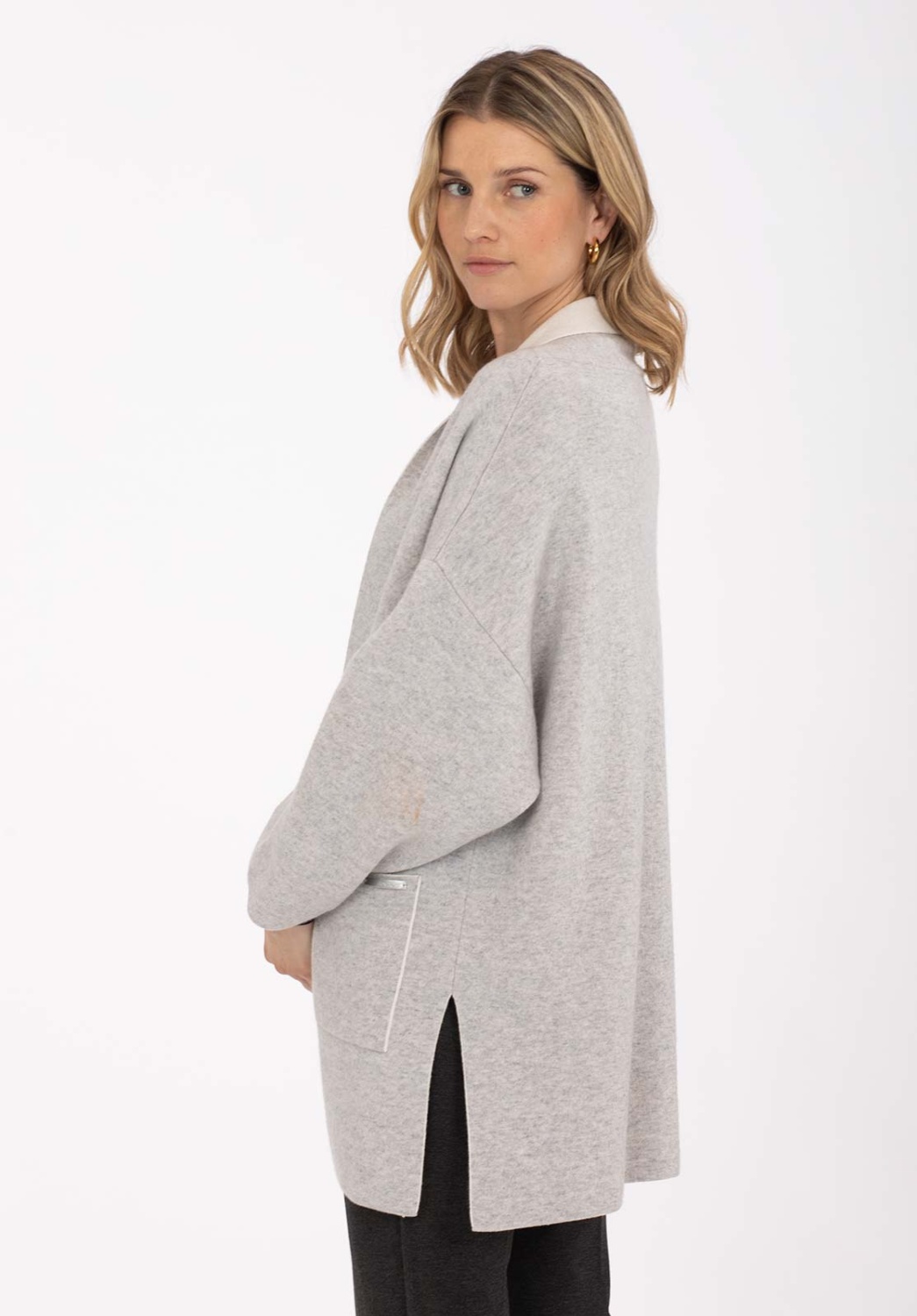 Chaqueta Gris Y Blanco 2