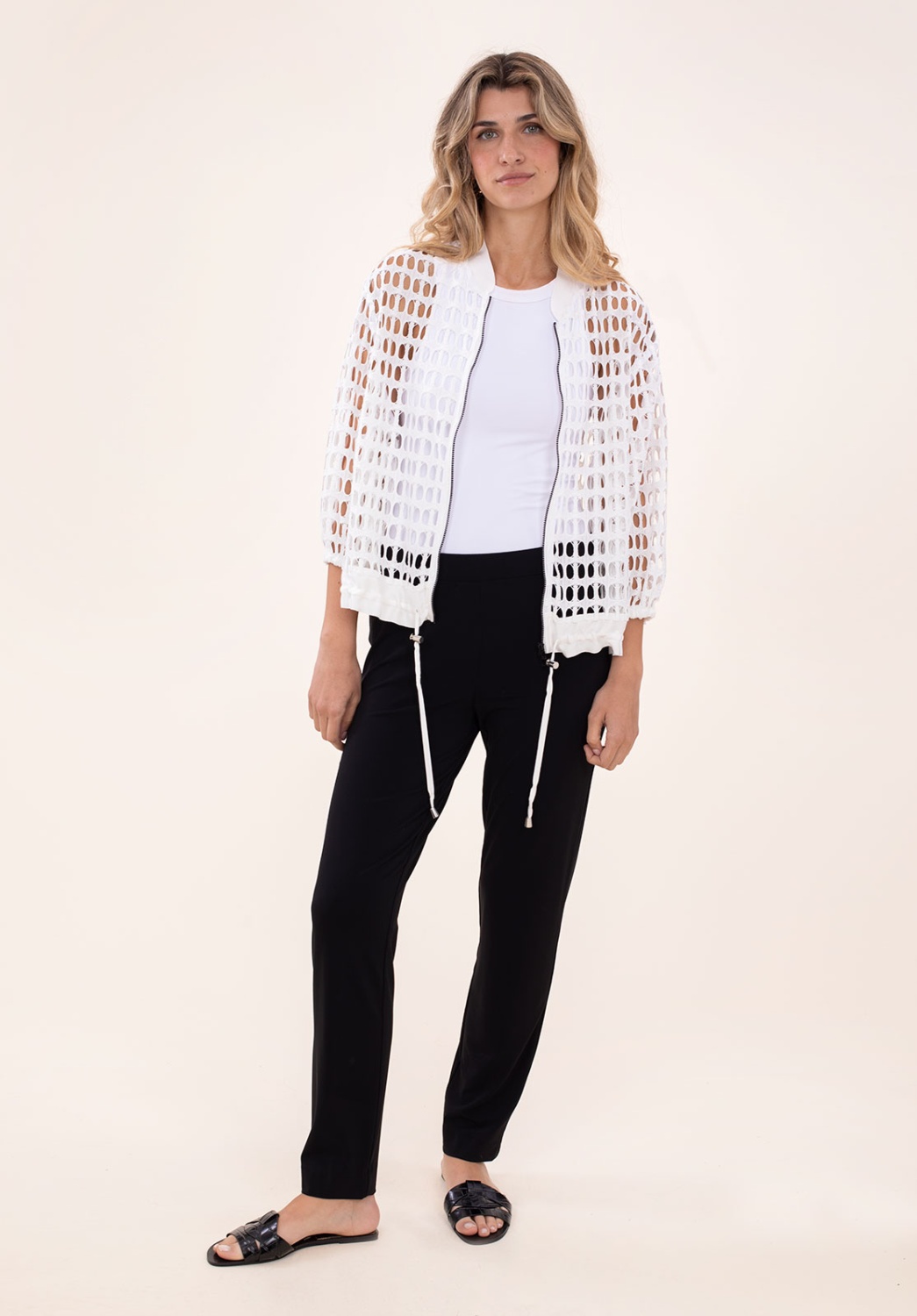 Chaqueta Blanca Troquelada 4