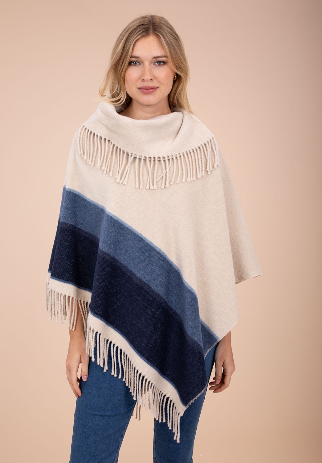 Poncho Beige 1