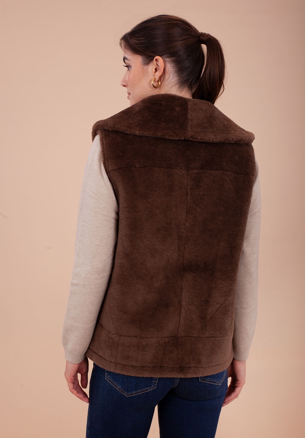 Chaleco de pelo marrón 3
