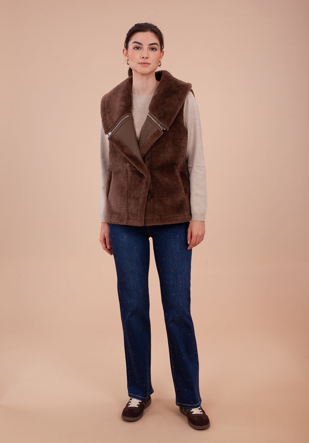Chaleco de pelo marrón 4