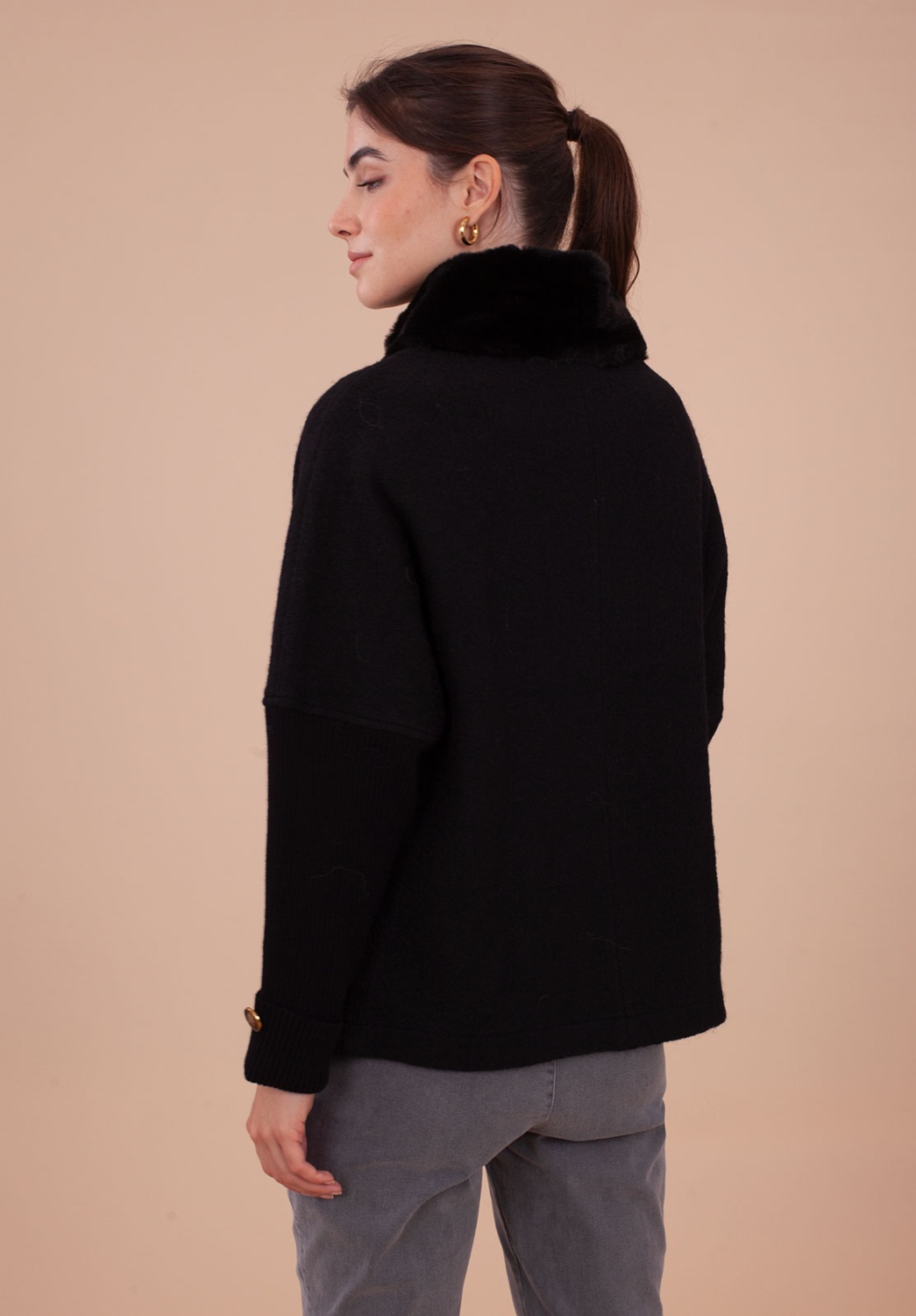 Chaqueta con cuello de pelo sintético 3