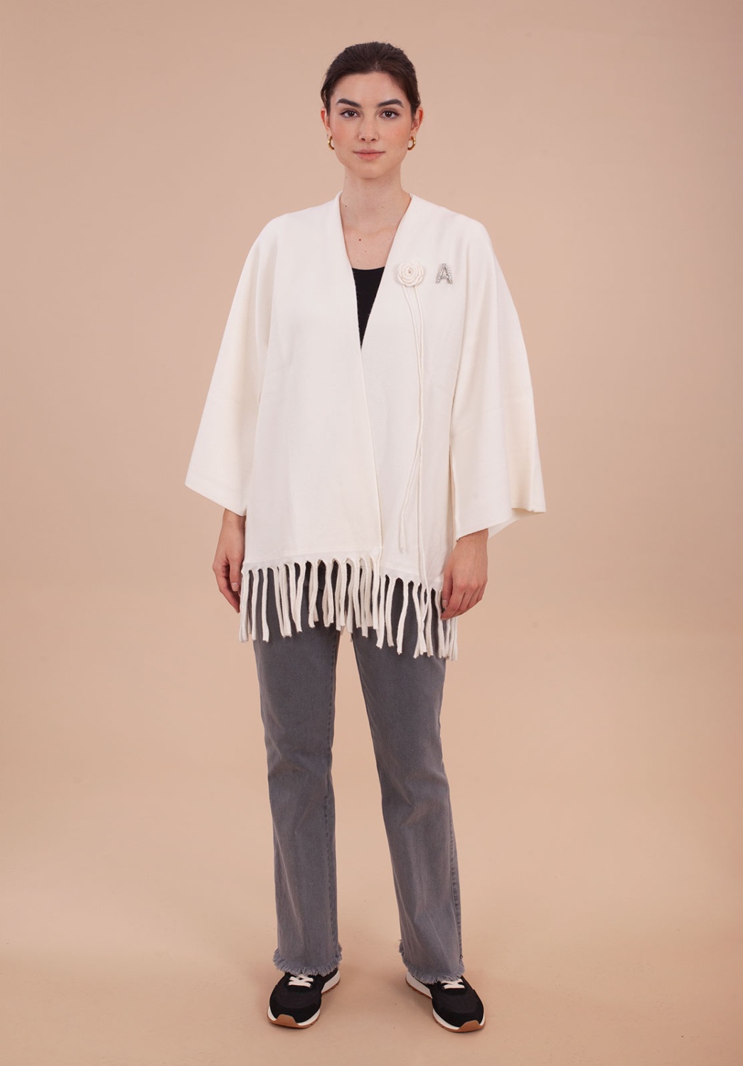 CHAQUETA blanca con flecos 4