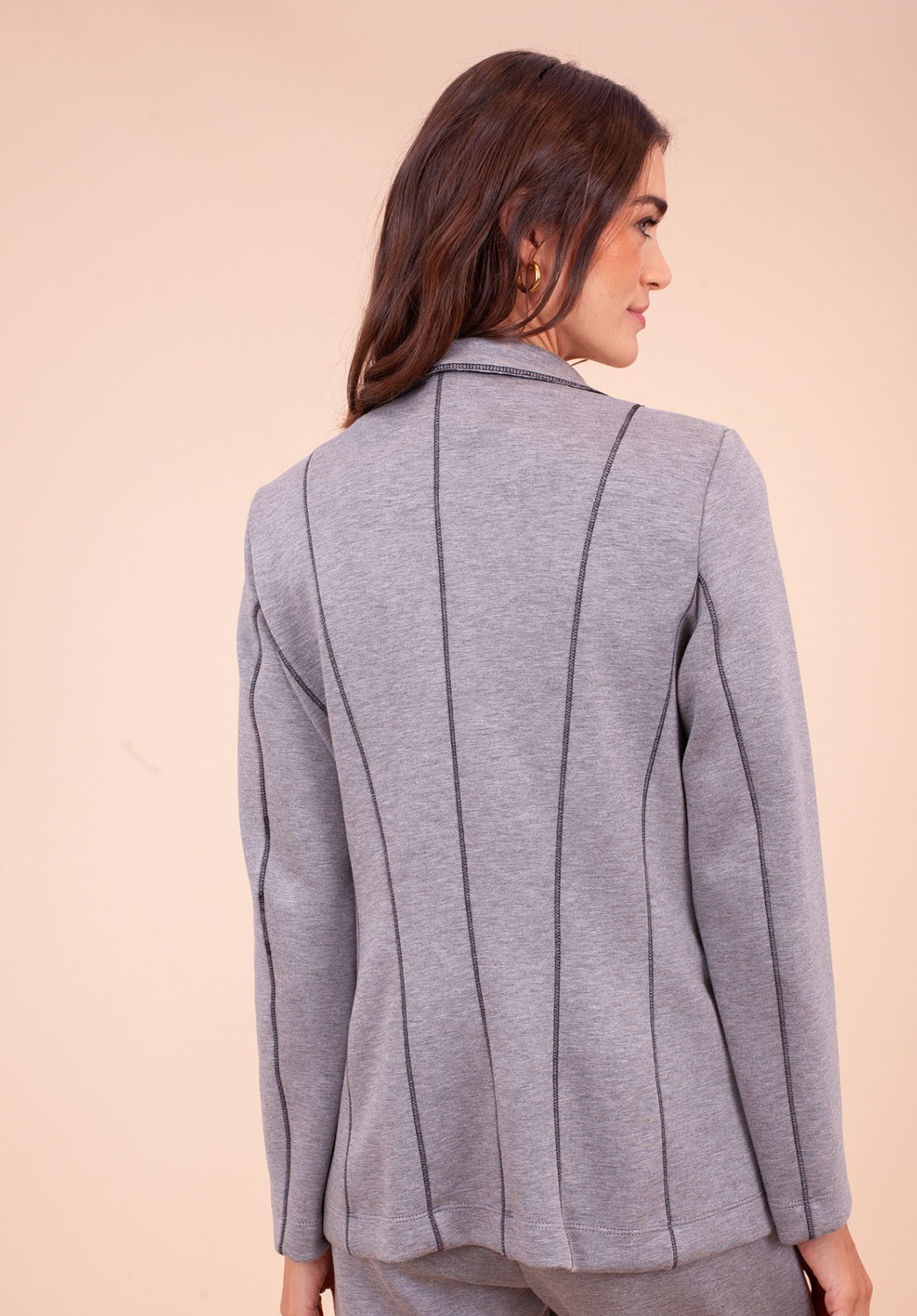 Chaqueta gris bolsillos cremallera 3