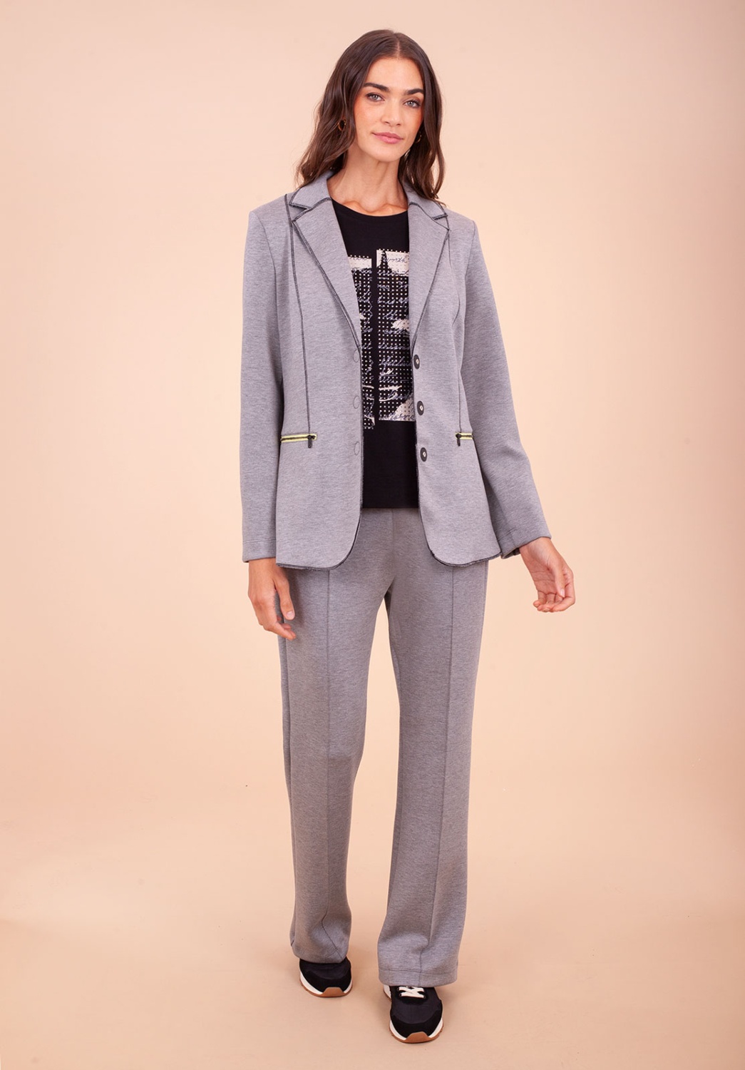 Chaqueta gris bolsillos cremallera 4