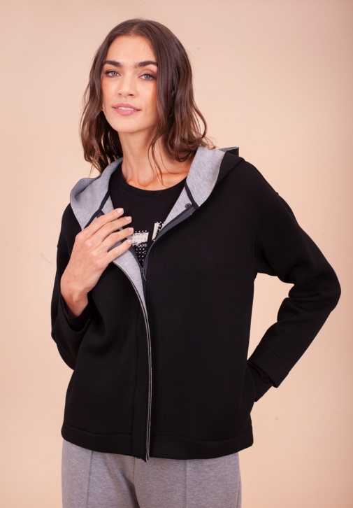 Chaqueta de neopreno negra con capucha