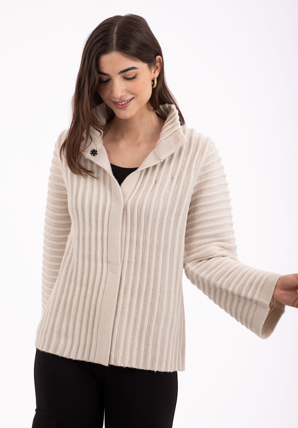Knitted cardigan with a turtleneck 1